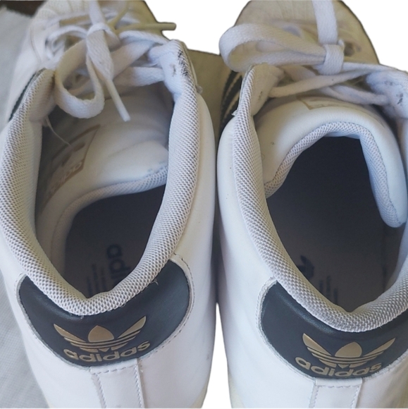 Addias - Picture 3 of 4